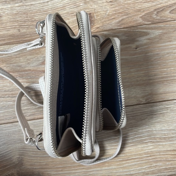 Matt and Nat small cross body bag - Picture 4 of 8